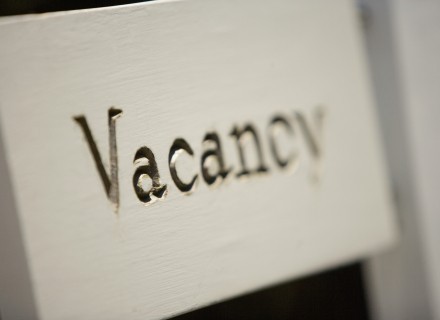 close-up-of-a-vacancy-sign-board-la-jolla-san-diego-california-usa-2267576.jpg